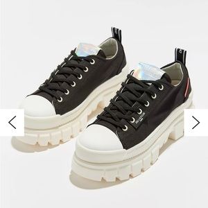 Palladium Revolt Lo TX Platform Lug Sole Sneakers